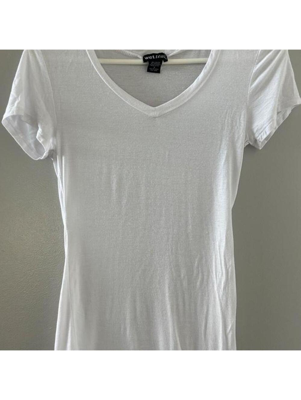Y2k Wet Seal white v-neck rayon & spandex top